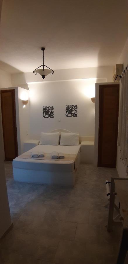 Villa Spyros Santorini Perissa  Bagian luar foto